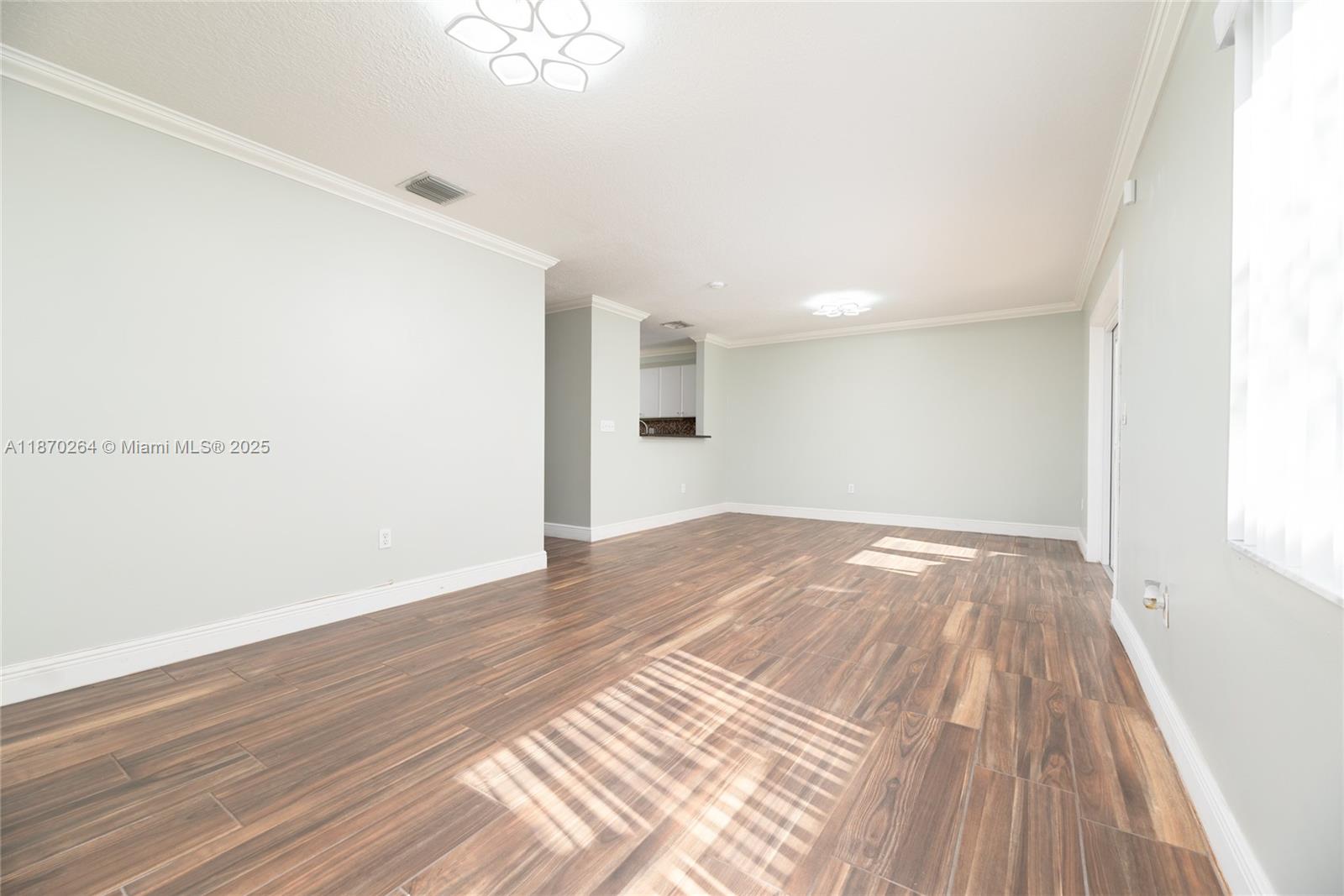 SUNSET PLAZA - Residential