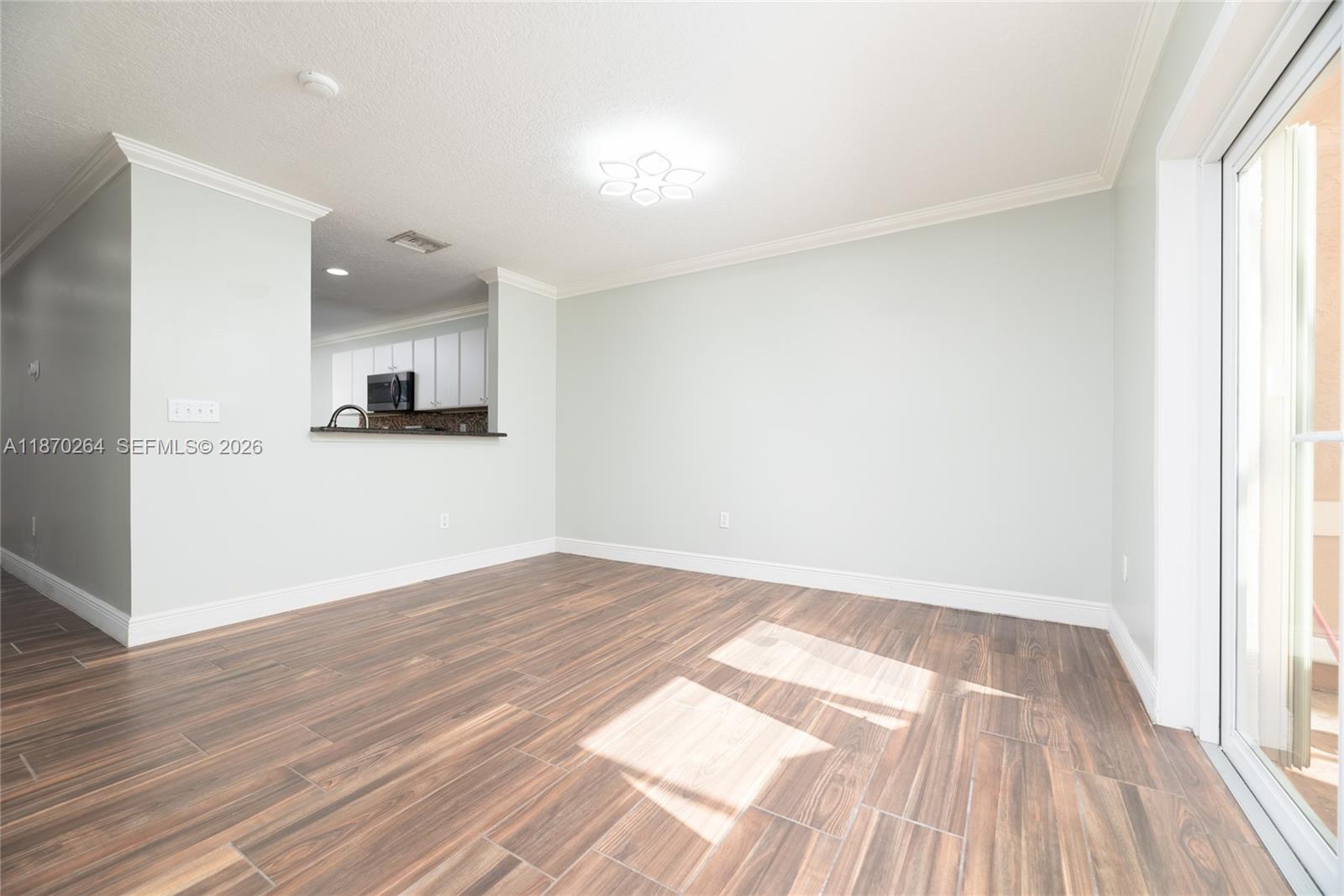 SUNSET PLAZA - Residential