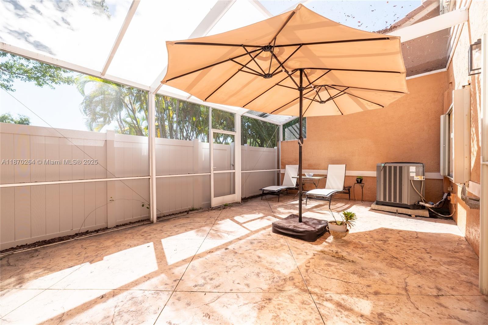 SUNSET PLAZA - Residential