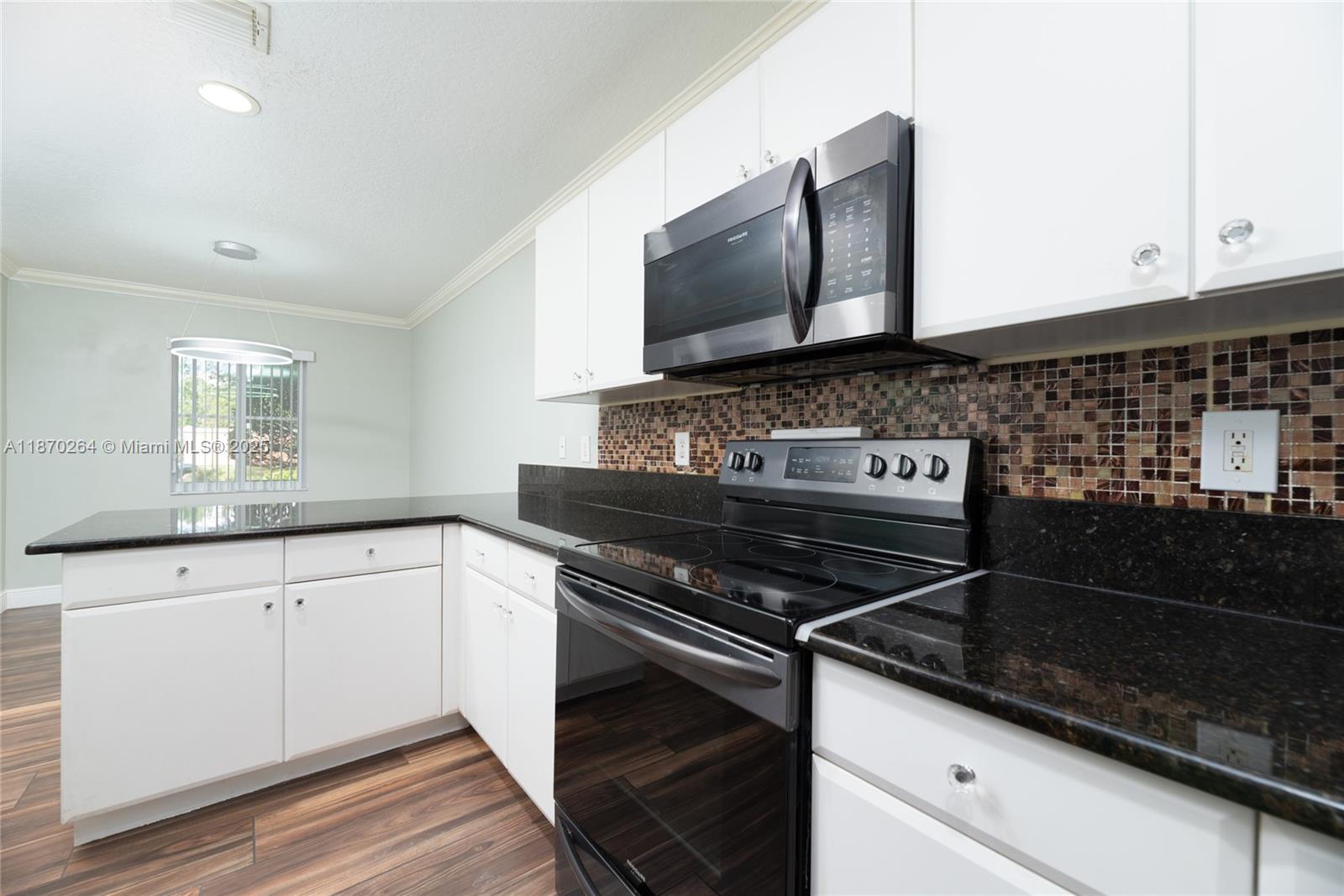 SUNSET PLAZA - Residential