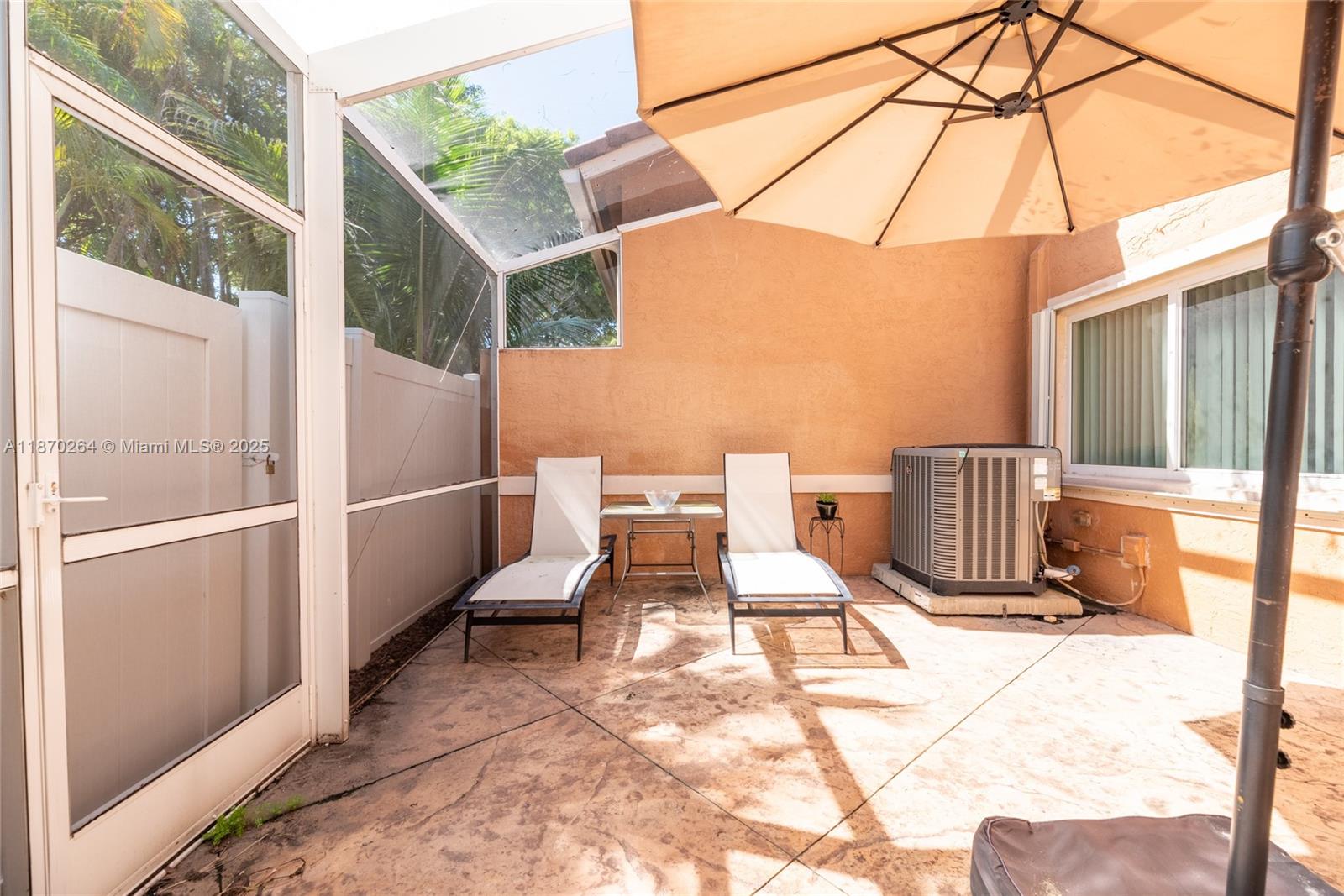 SUNSET PLAZA - Residential