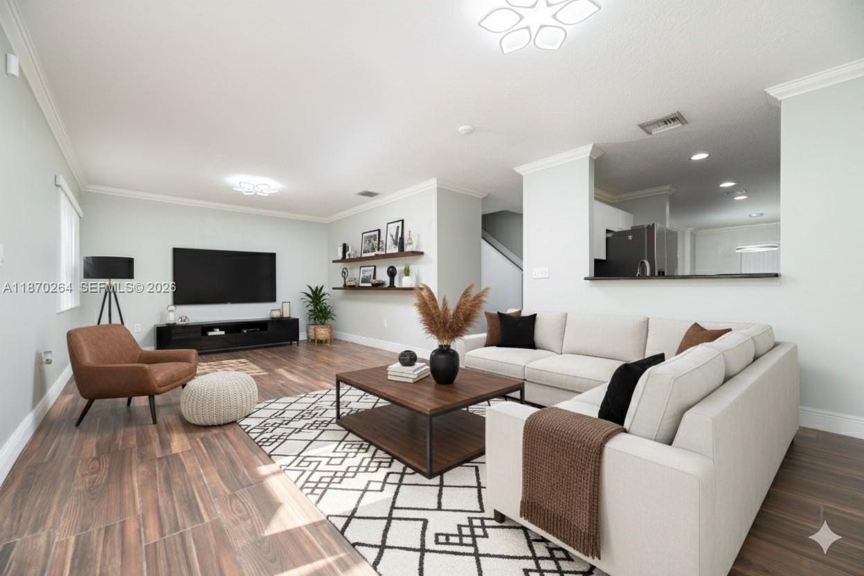 SUNSET PLAZA - Residential