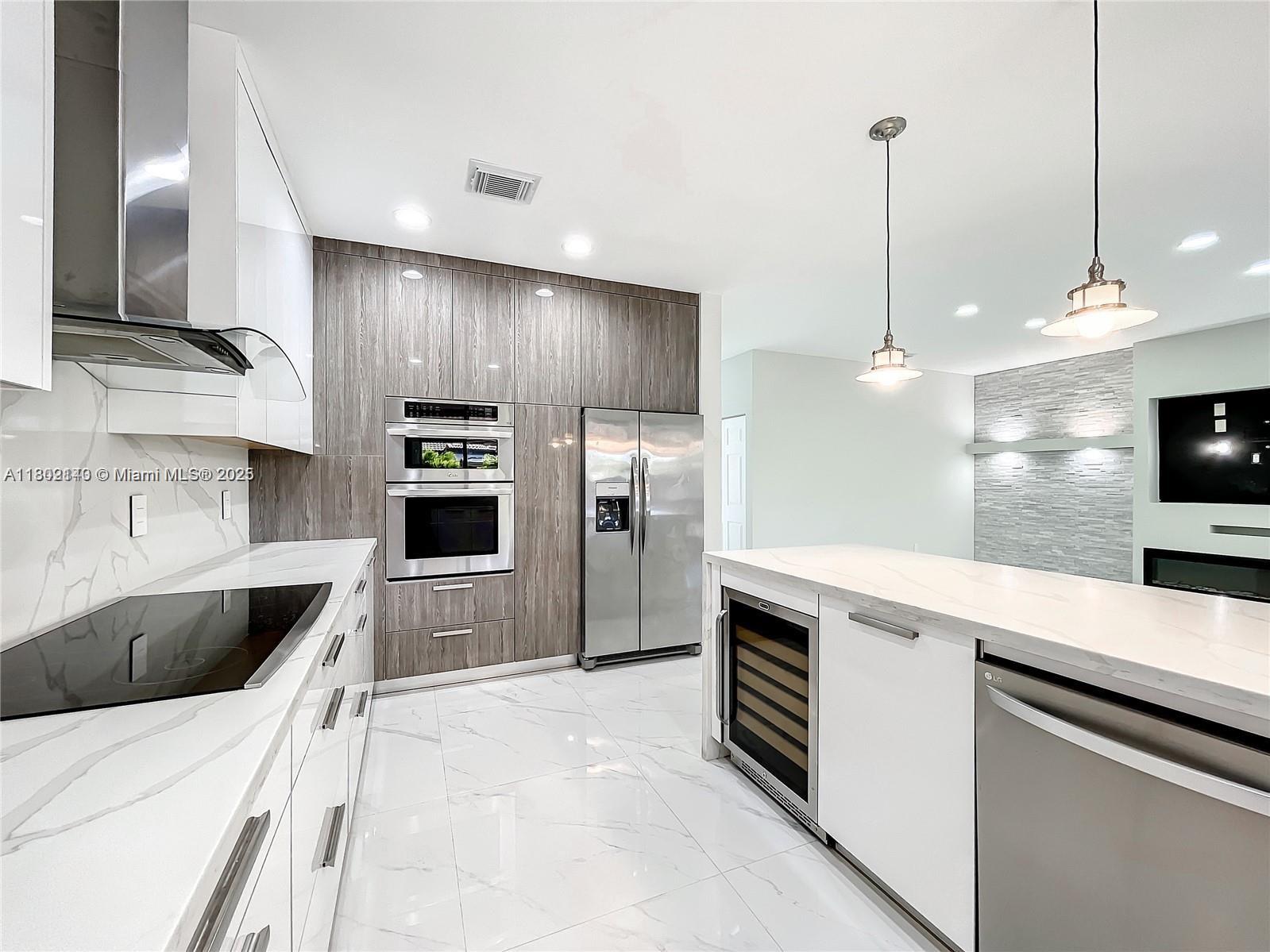 11482 Sw 238th Ter, Homestead, Miami-Dade County, Florida - 4 Bedrooms  
4 Bathrooms - 