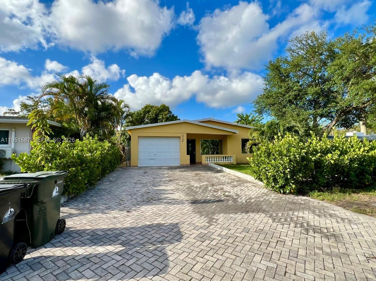 BREEZYWAY MANOR ADD - Residential