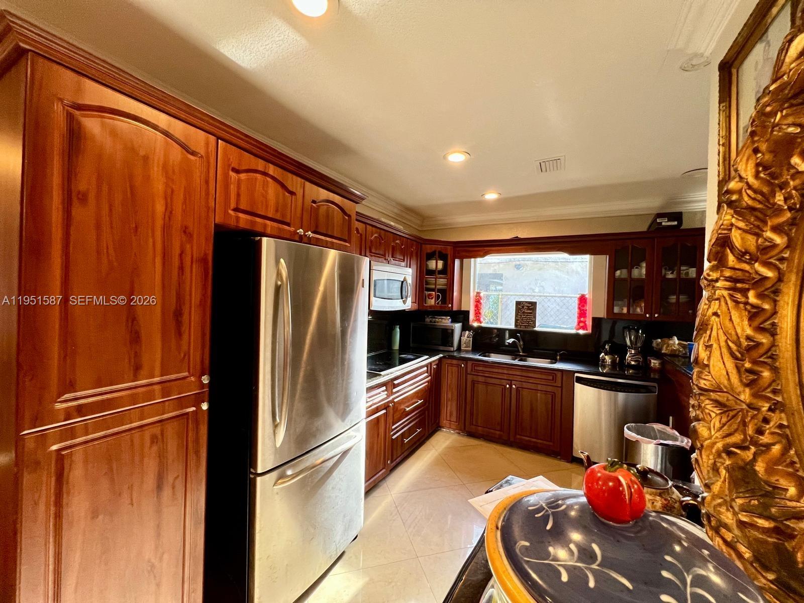 BREEZYWAY MANOR ADD - Residential