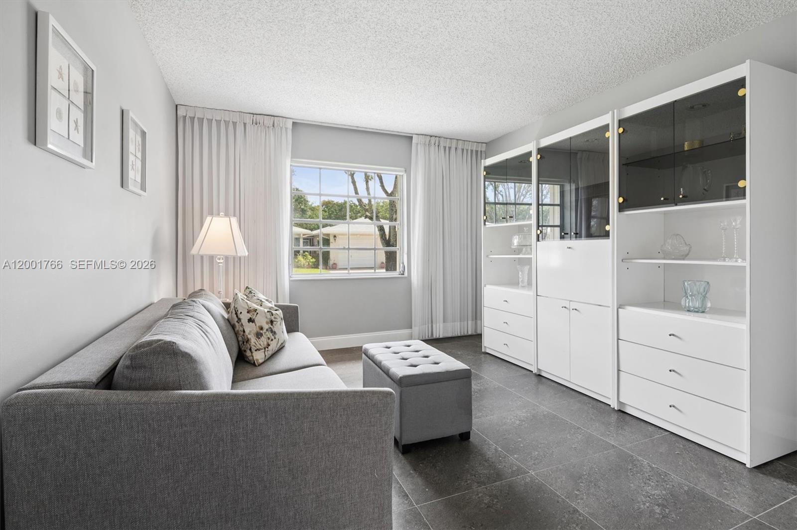 LIMETREE CONDO - Residential