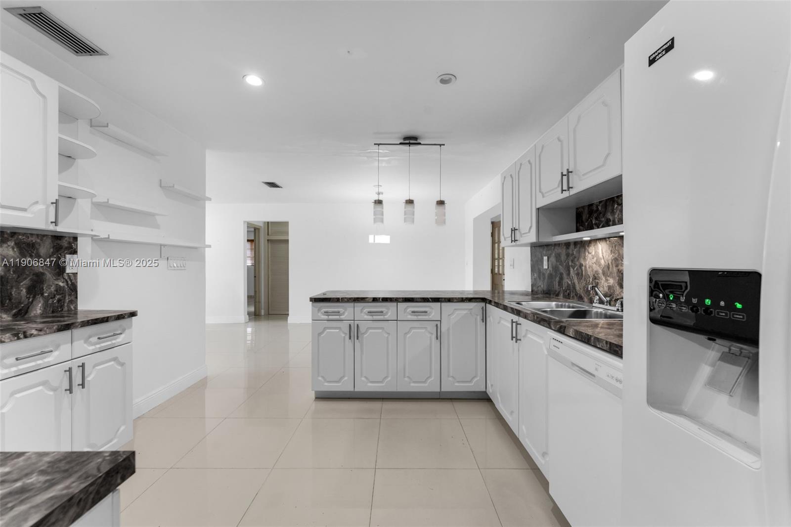 INTAG GARDENS - Residential Lease