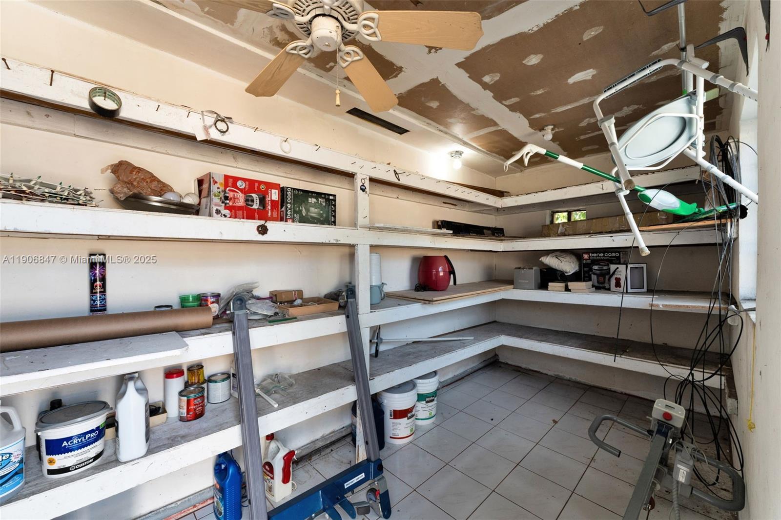 INTAG GARDENS - Residential Lease