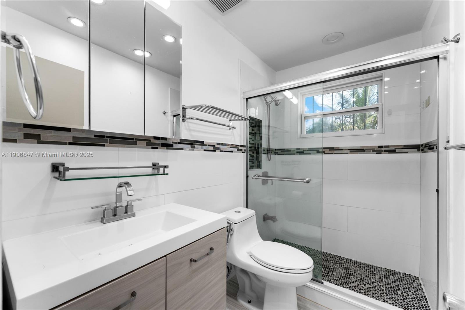 INTAG GARDENS - Residential Lease