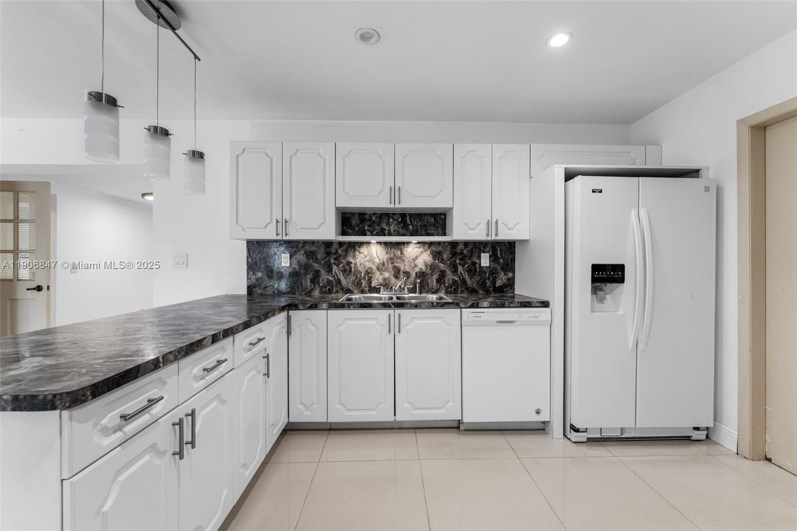 INTAG GARDENS - Residential Lease