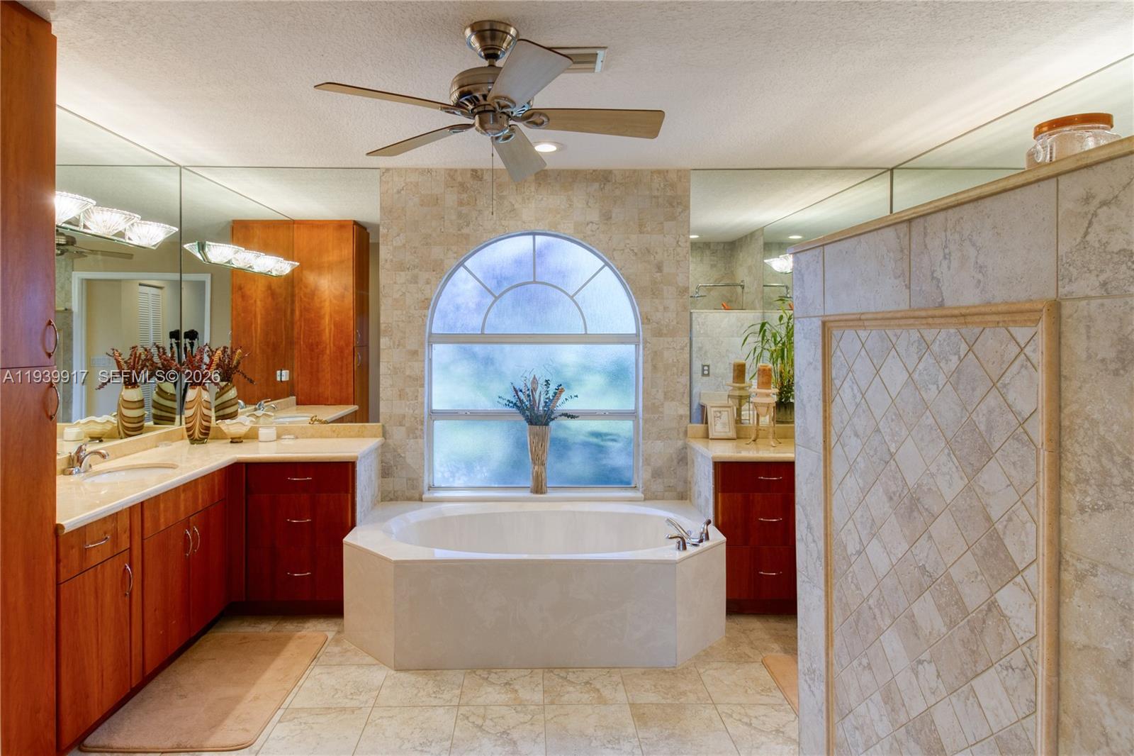 CORAL SPRINGS COUNTRY CLU - Residential