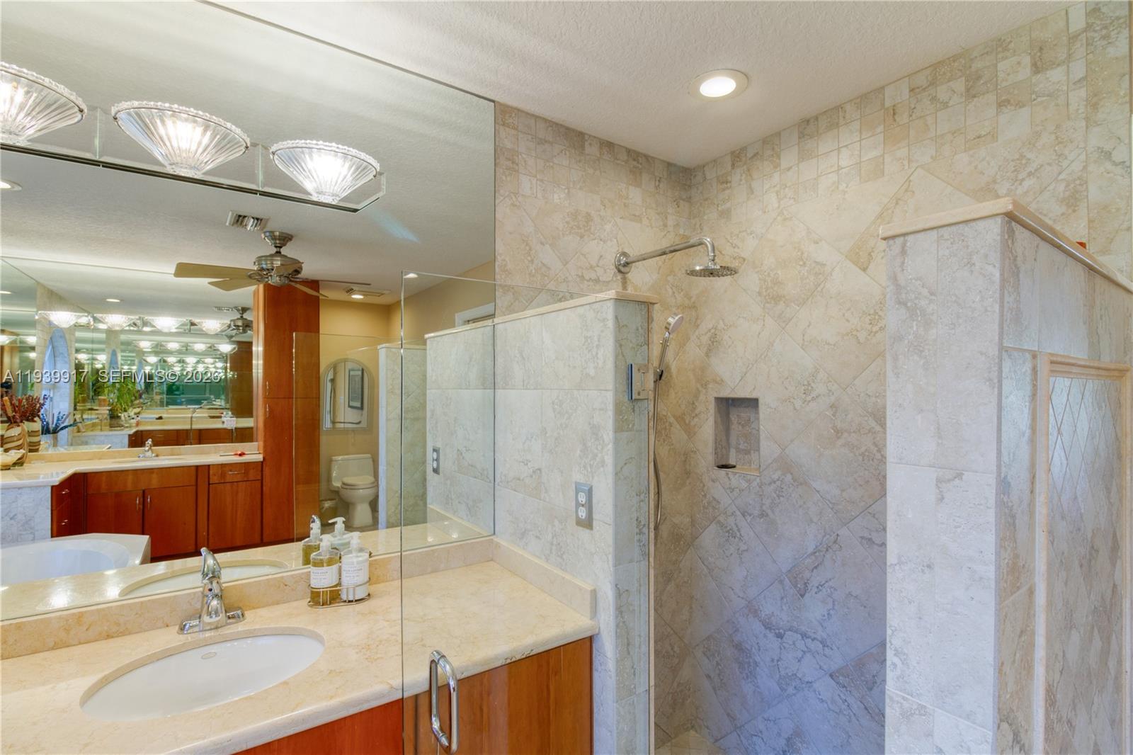 CORAL SPRINGS COUNTRY CLU - Residential