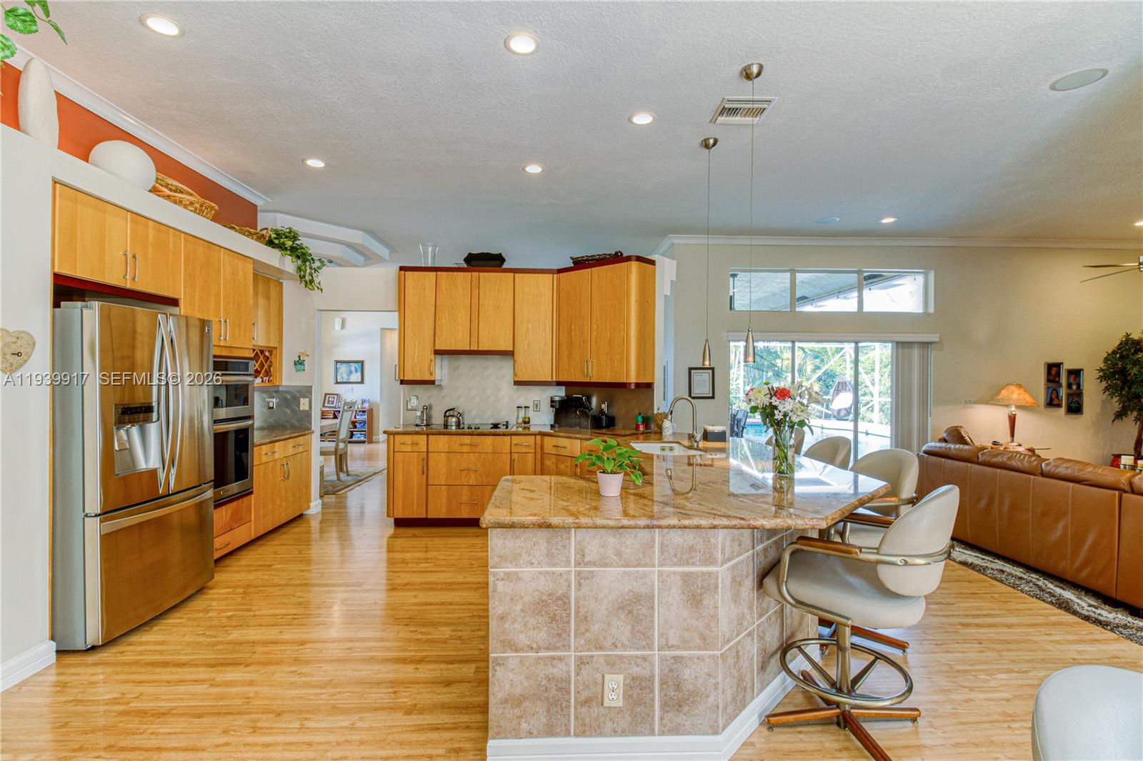 CORAL SPRINGS COUNTRY CLU - Residential