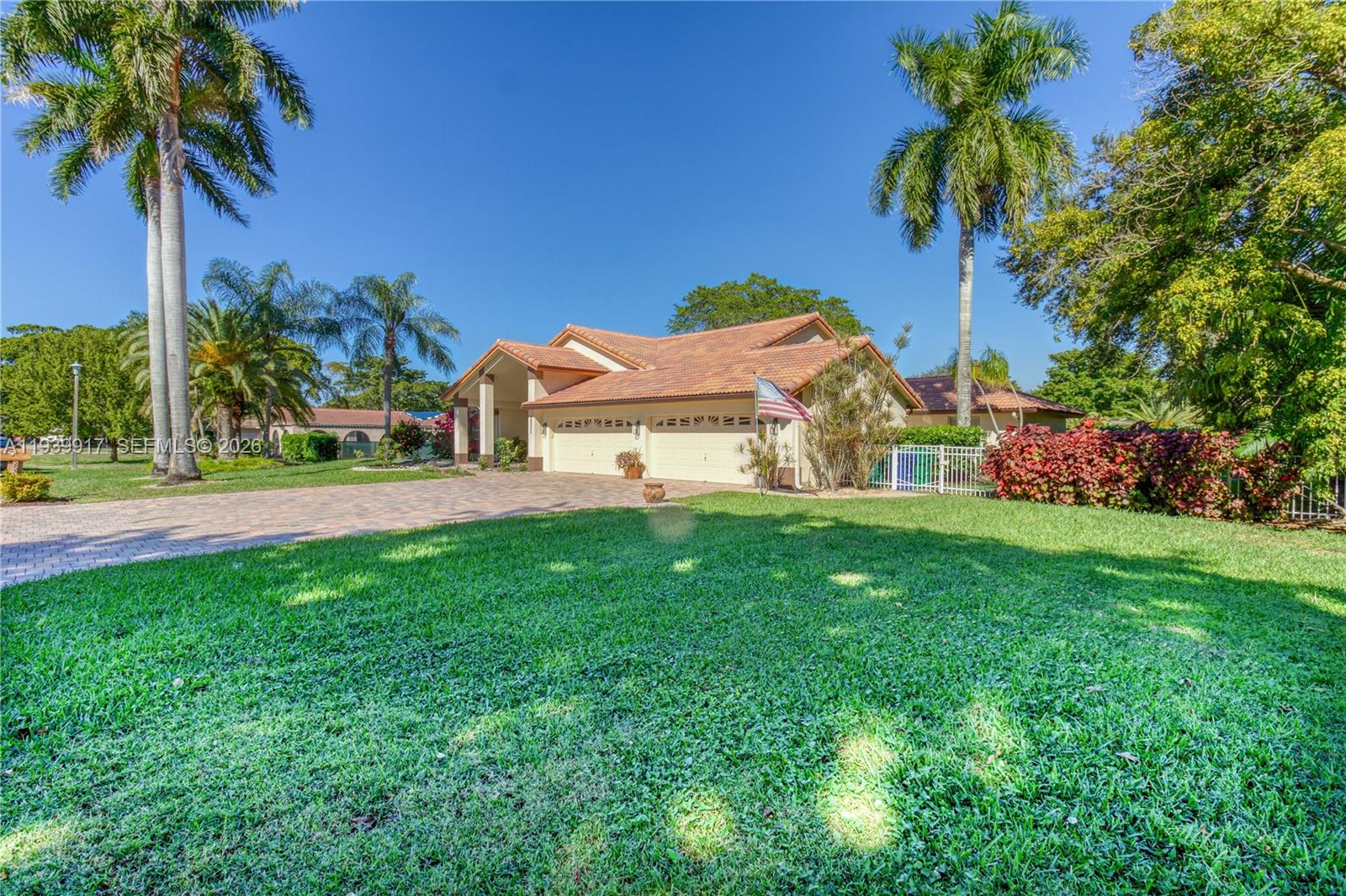 CORAL SPRINGS COUNTRY CLU - Residential