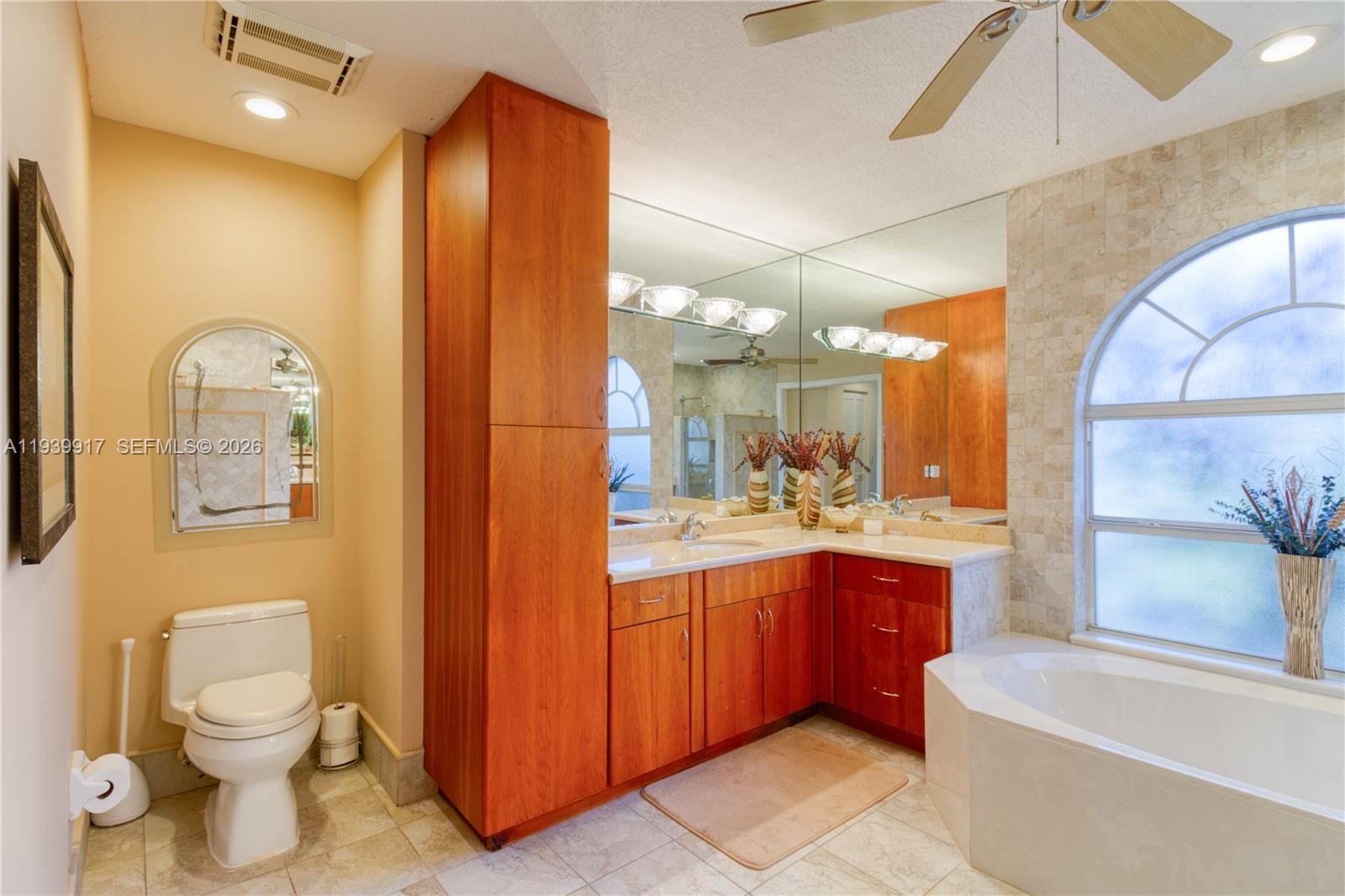 CORAL SPRINGS COUNTRY CLU - Residential