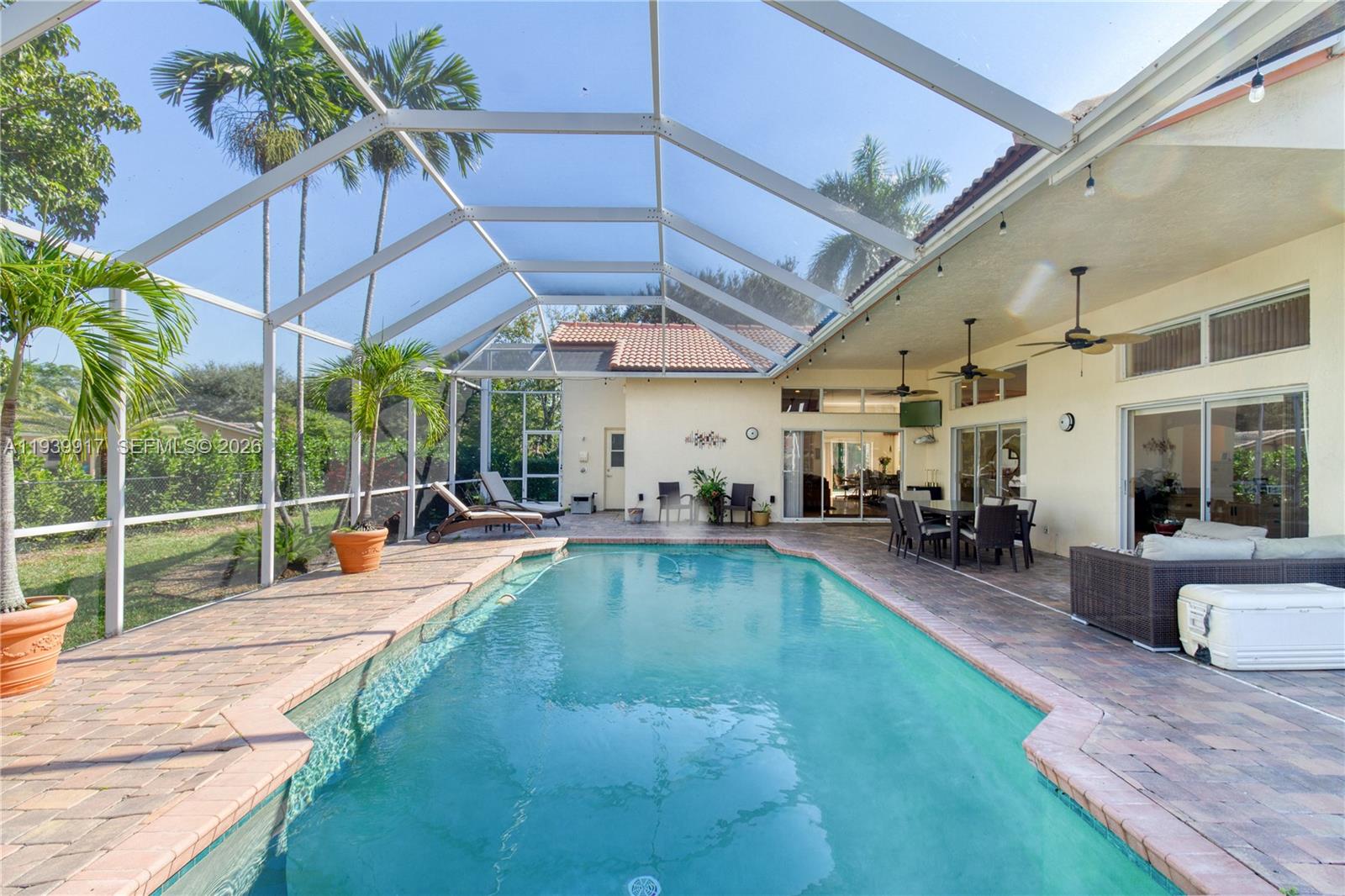 CORAL SPRINGS COUNTRY CLU - Residential