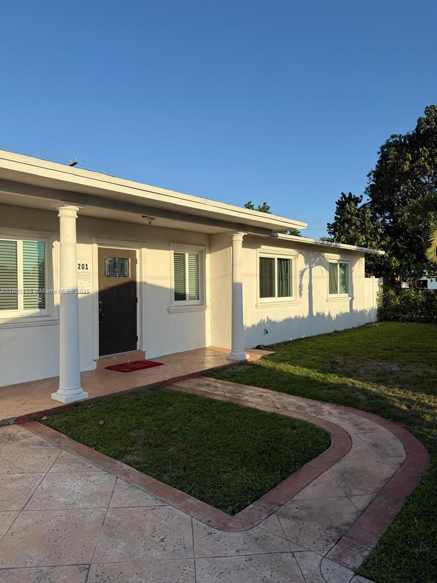 Address Not Disclosed, Miami, Broward County, Florida - 4 Bedrooms  
2 Bathrooms - 