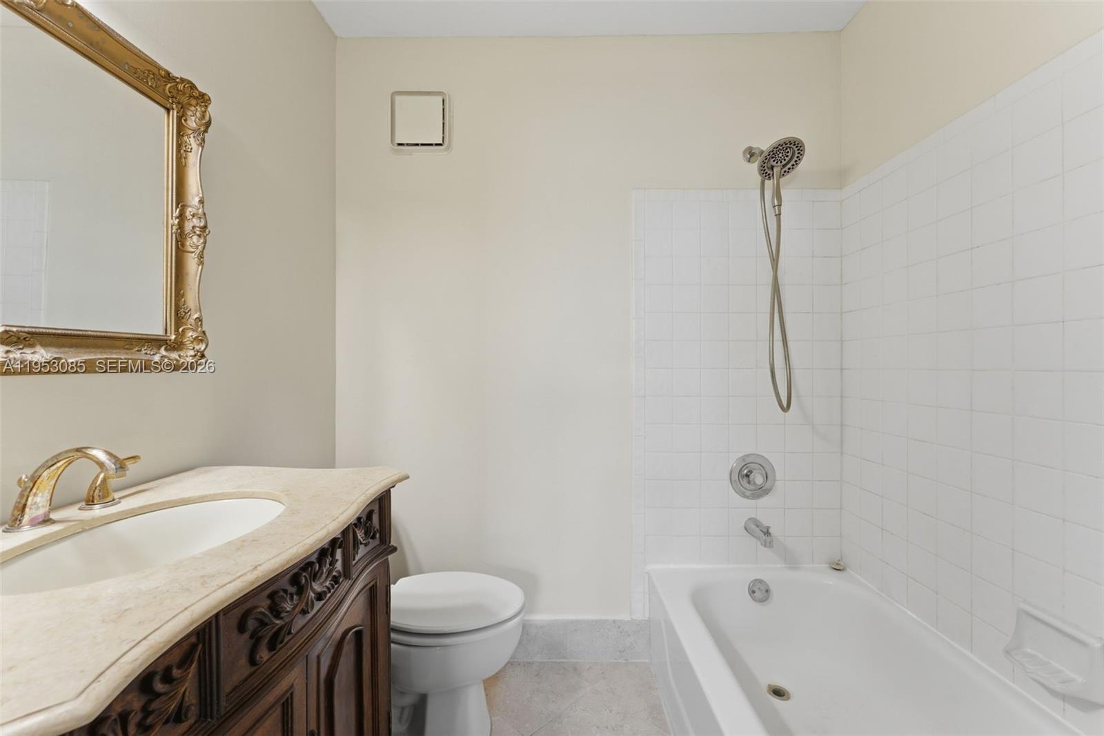 SUN HARBOUR - Residential