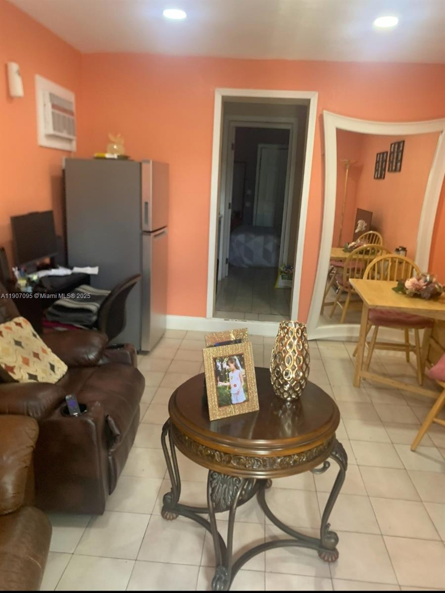 PALM SPRINGS SEC 4 - 5TH - Residential Lease