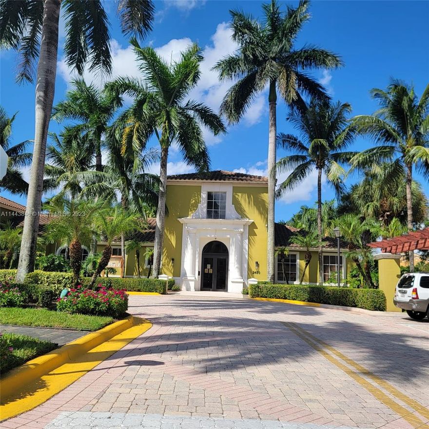 Amazing resort style community, close to Pembroke Mall and Pembroke Gardens Shopping. Also close to major highways. This unit is a 2/2 freshly with washer and dryer inside of the unit; split floor plan. Right next to Clubhouse with a gorgeous swimming pool, business center, and gym. Has a lake view. Two playgrounds. Gated community. Will be freshly painted before move in.