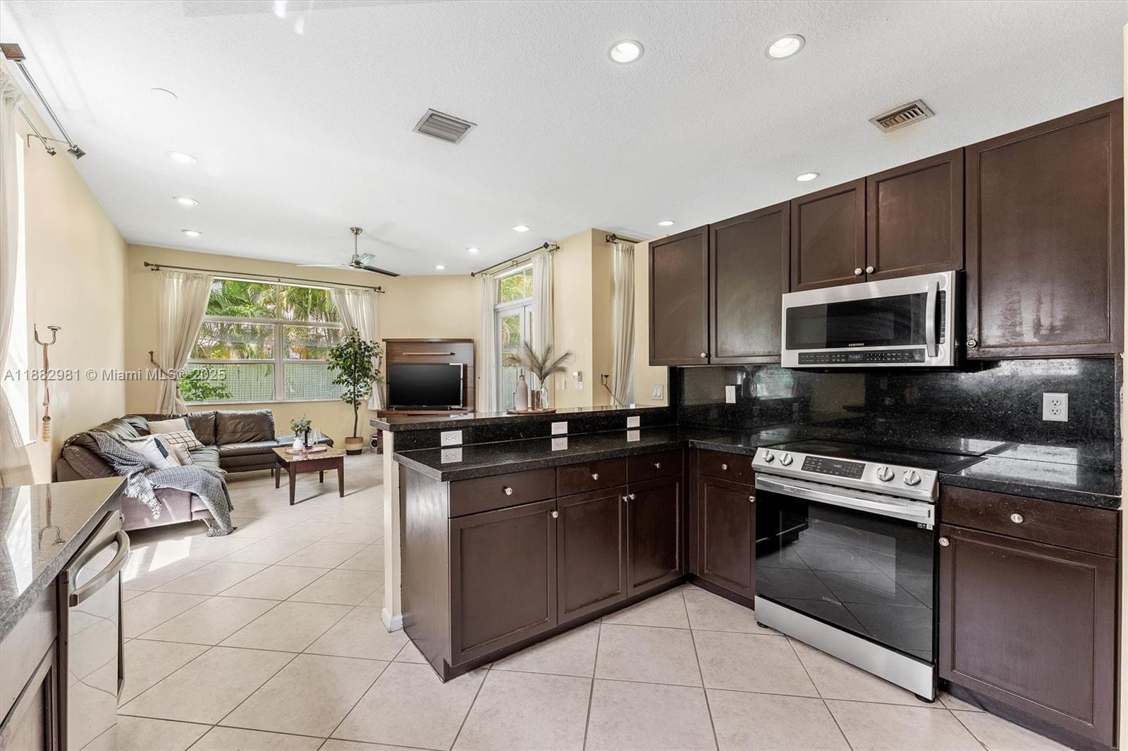 RIVIERA ISLES II - Residential