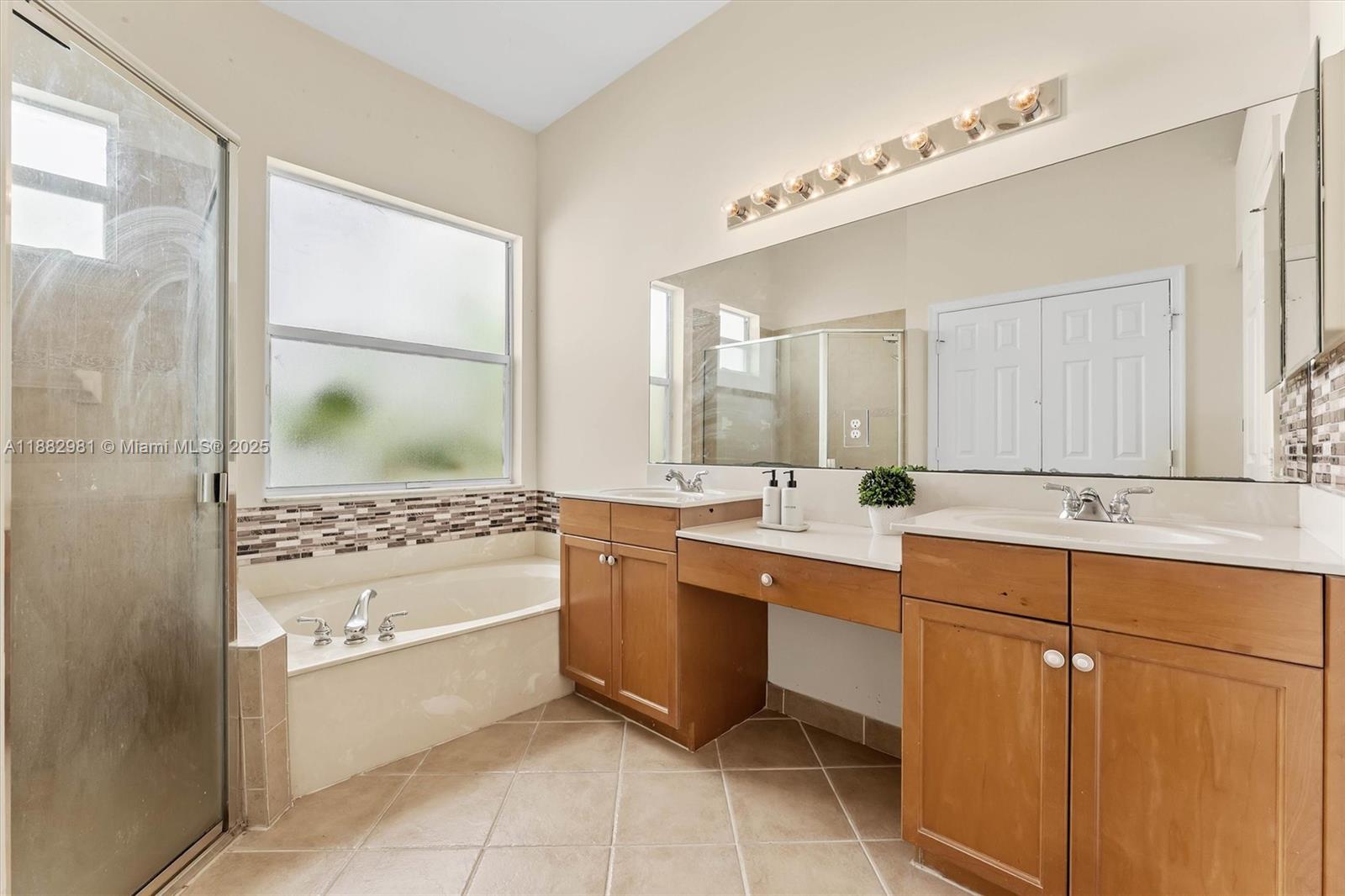 RIVIERA ISLES II - Residential
