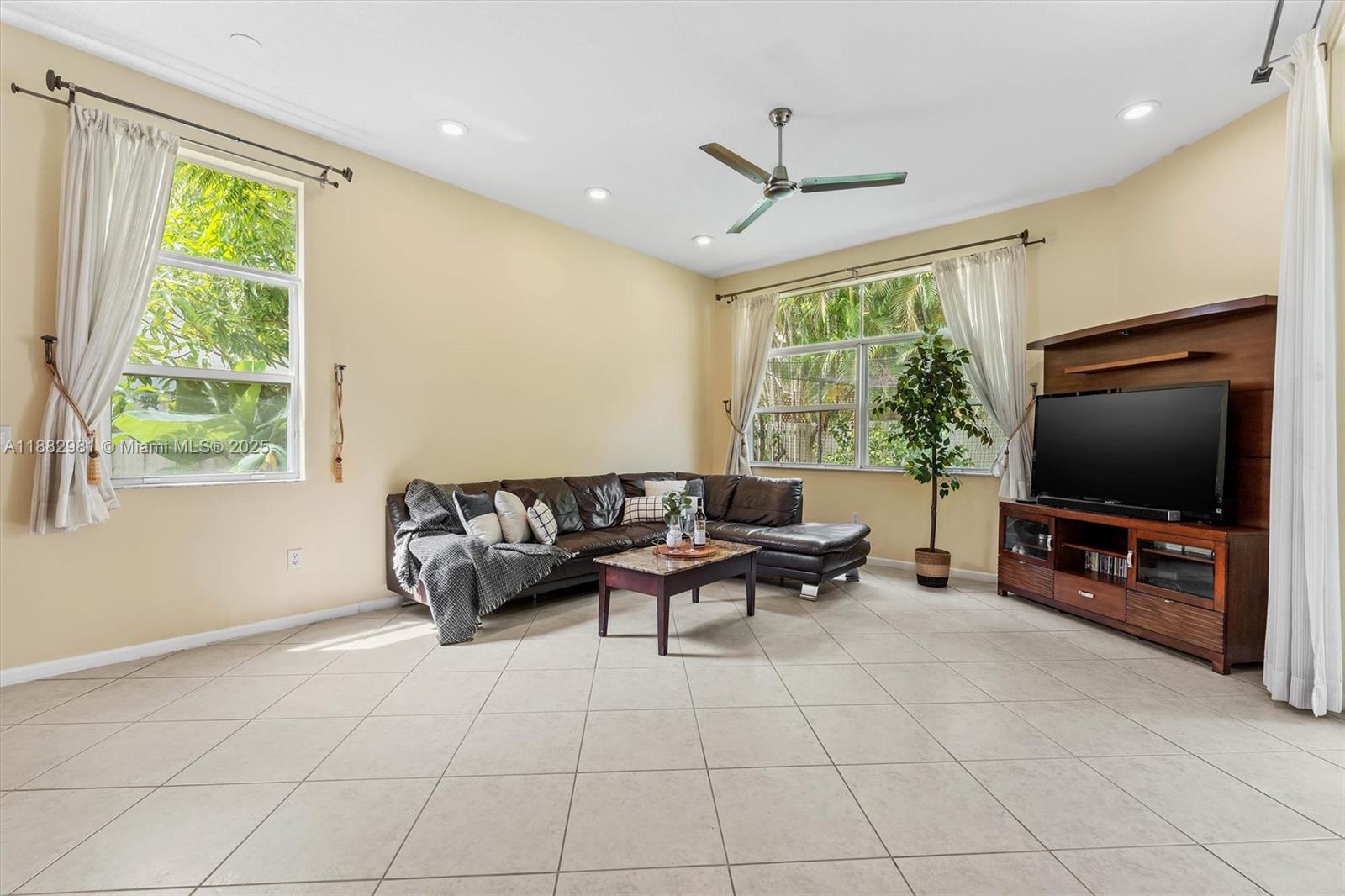 RIVIERA ISLES II - Residential