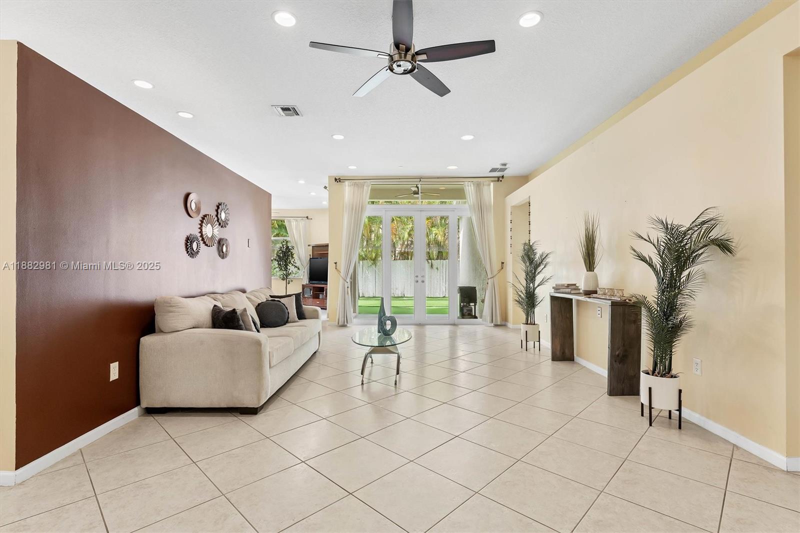 RIVIERA ISLES II - Residential