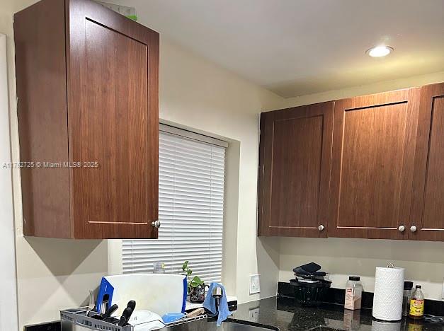 SUTTON HOUSE CONDO - Residential