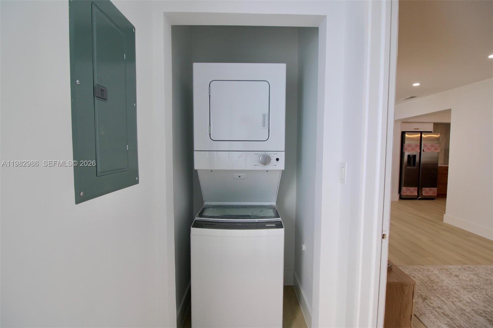 CRESTHAVEN NO 8 - Residential