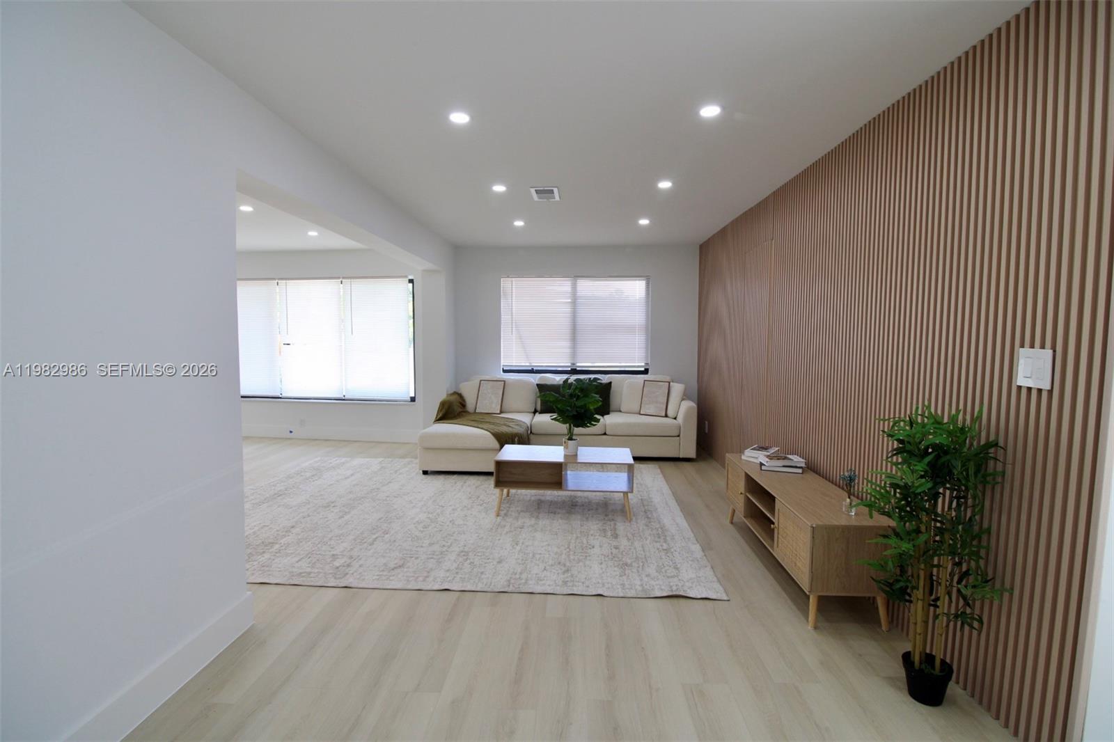 CRESTHAVEN NO 8 - Residential