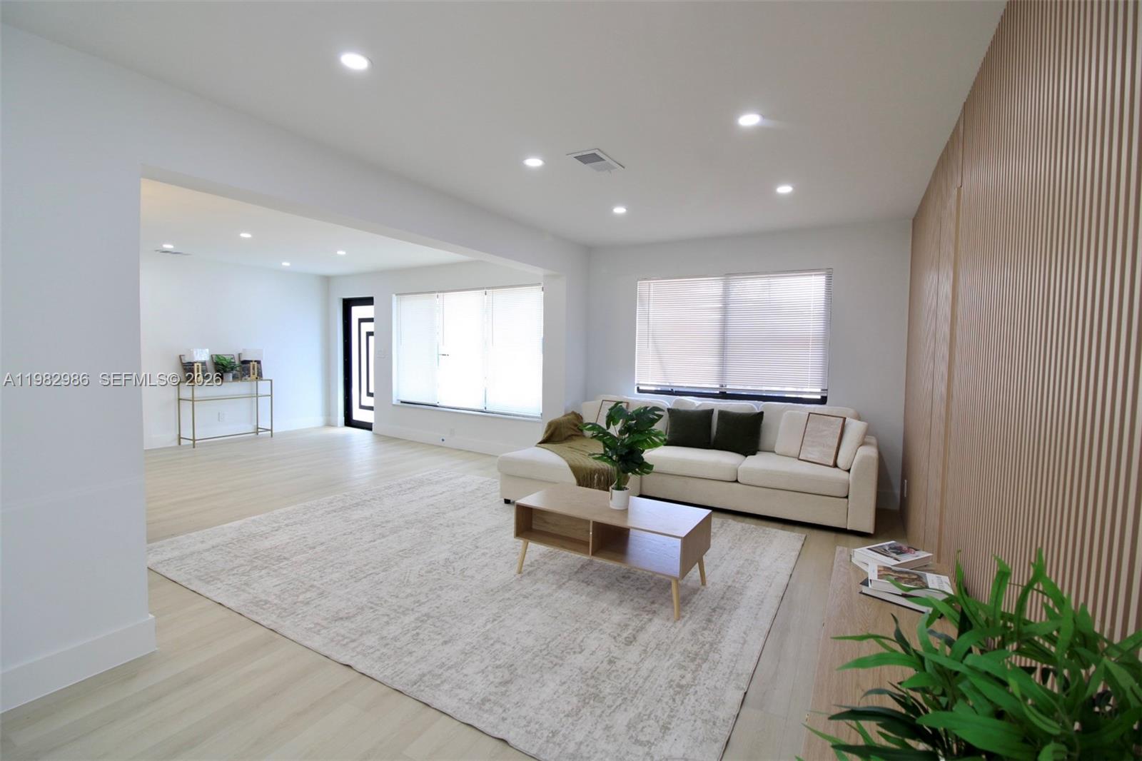 CRESTHAVEN NO 8 - Residential