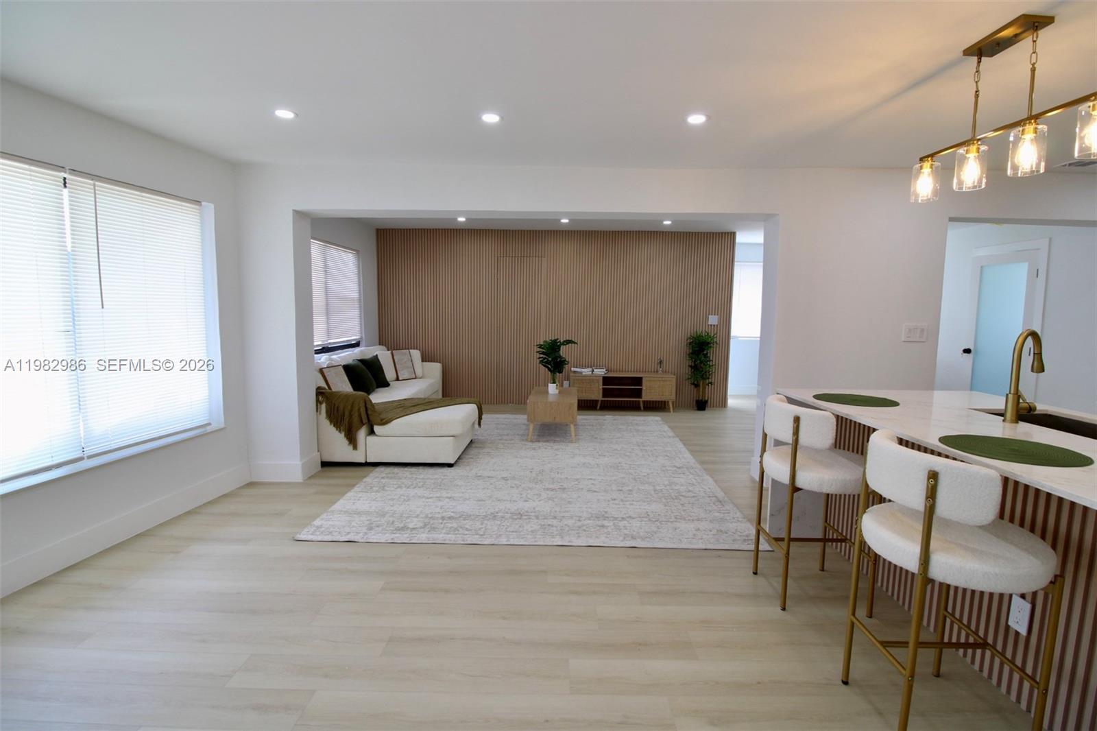 CRESTHAVEN NO 8 - Residential