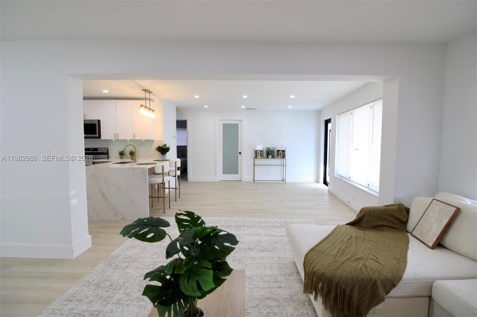 CRESTHAVEN NO 8 - Residential