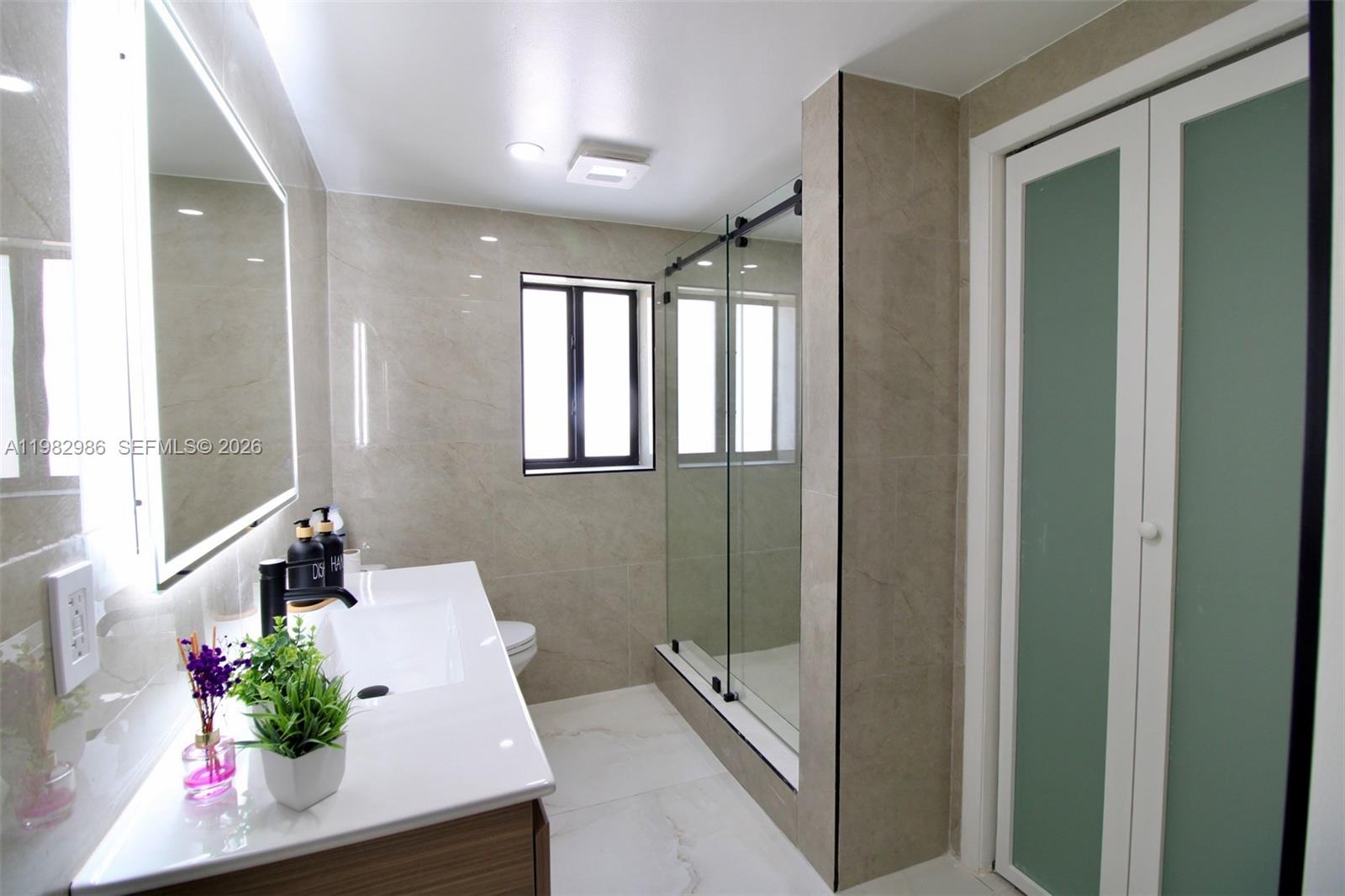 CRESTHAVEN NO 8 - Residential