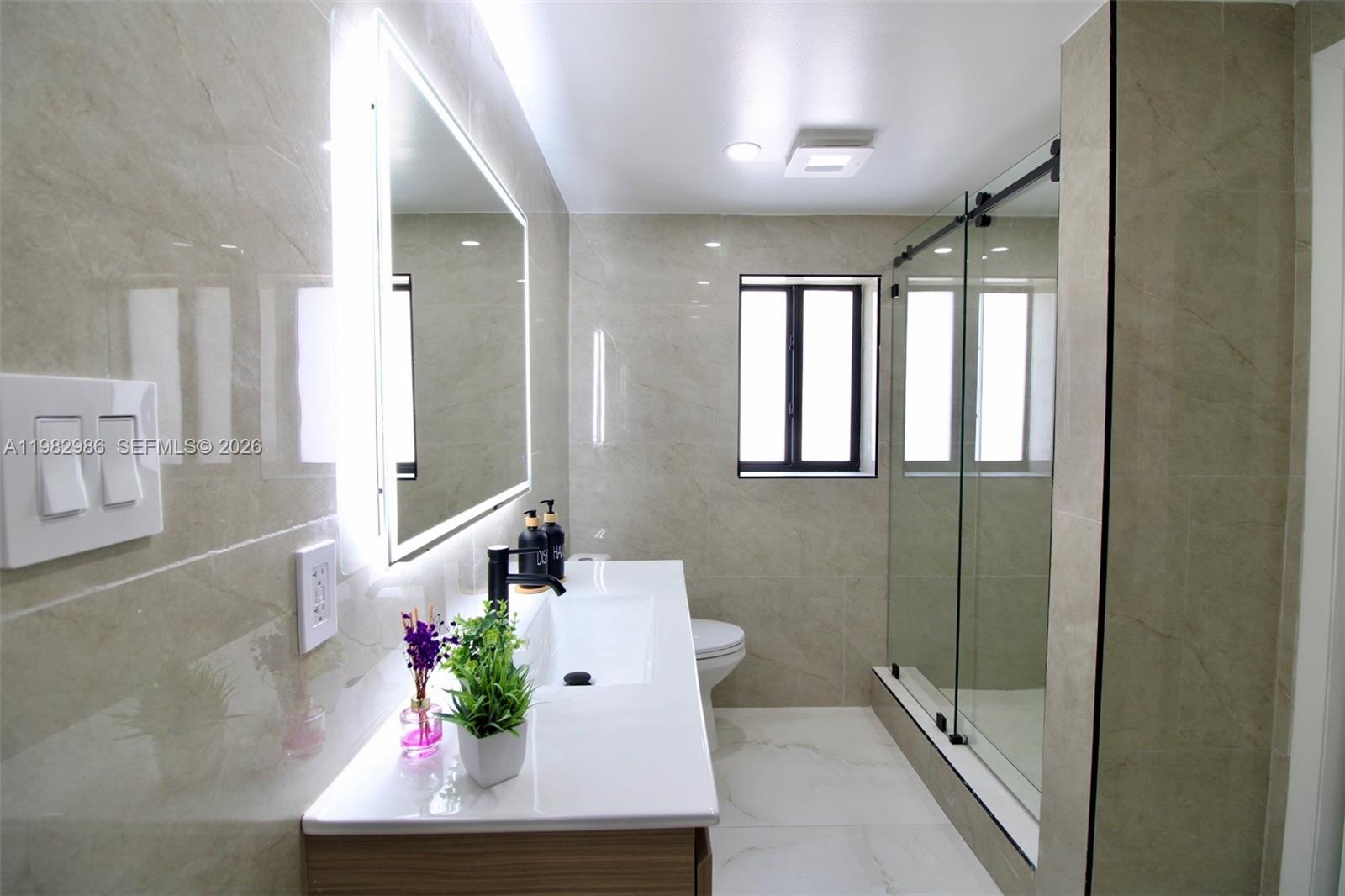 CRESTHAVEN NO 8 - Residential