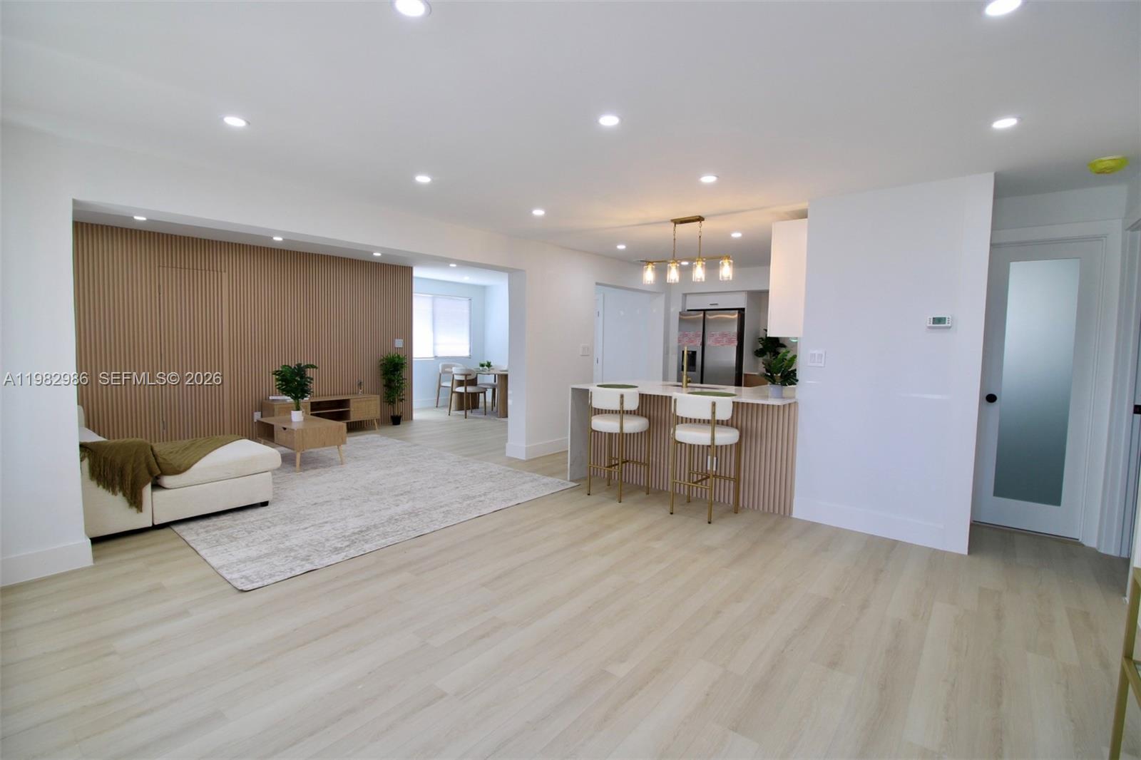 CRESTHAVEN NO 8 - Residential