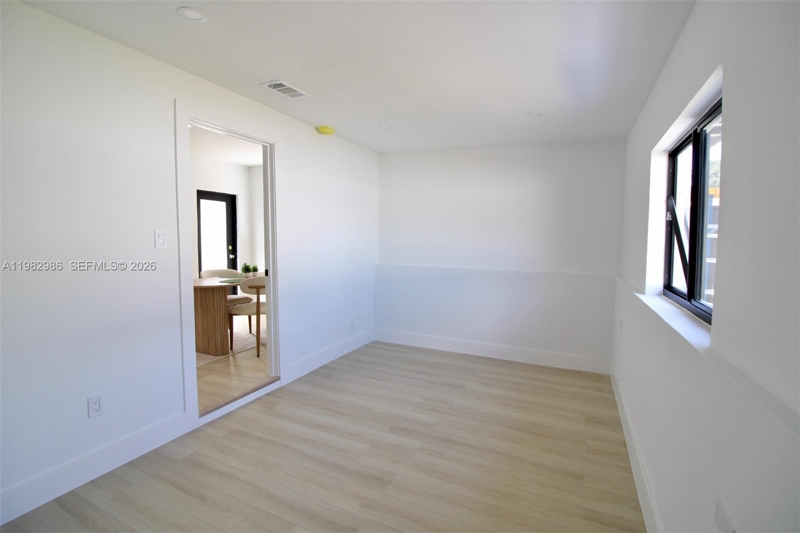 CRESTHAVEN NO 8 - Residential