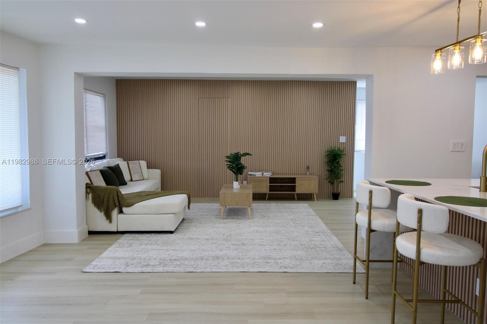 CRESTHAVEN NO 8 - Residential