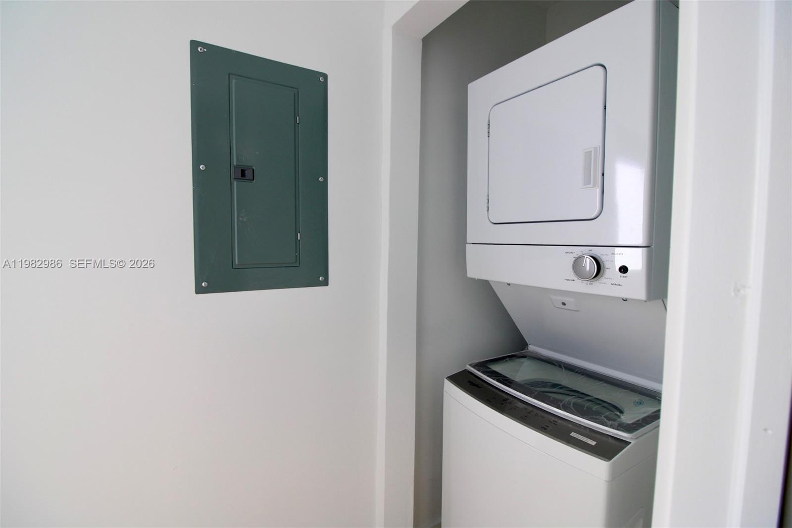 CRESTHAVEN NO 8 - Residential