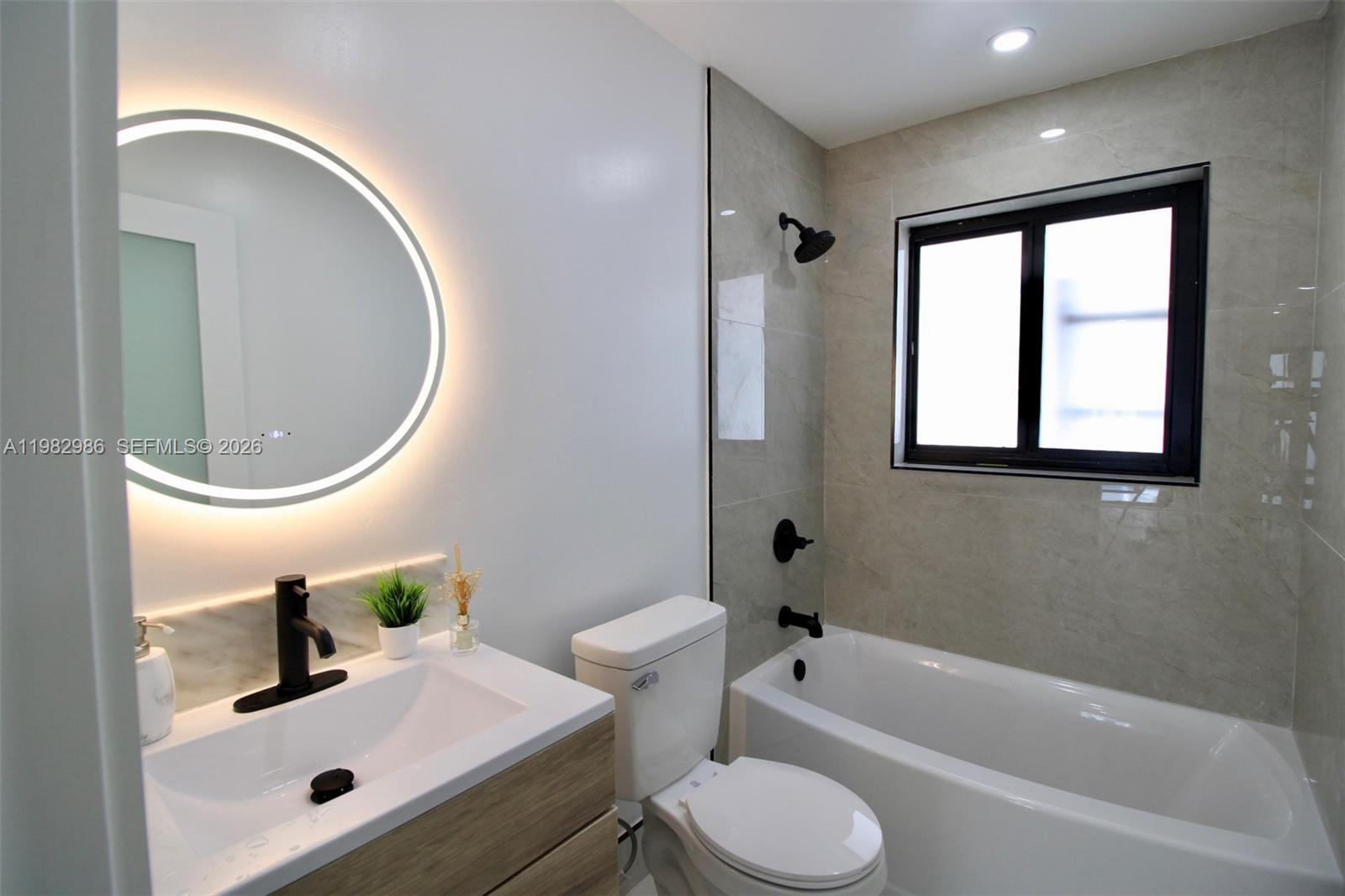 CRESTHAVEN NO 8 - Residential