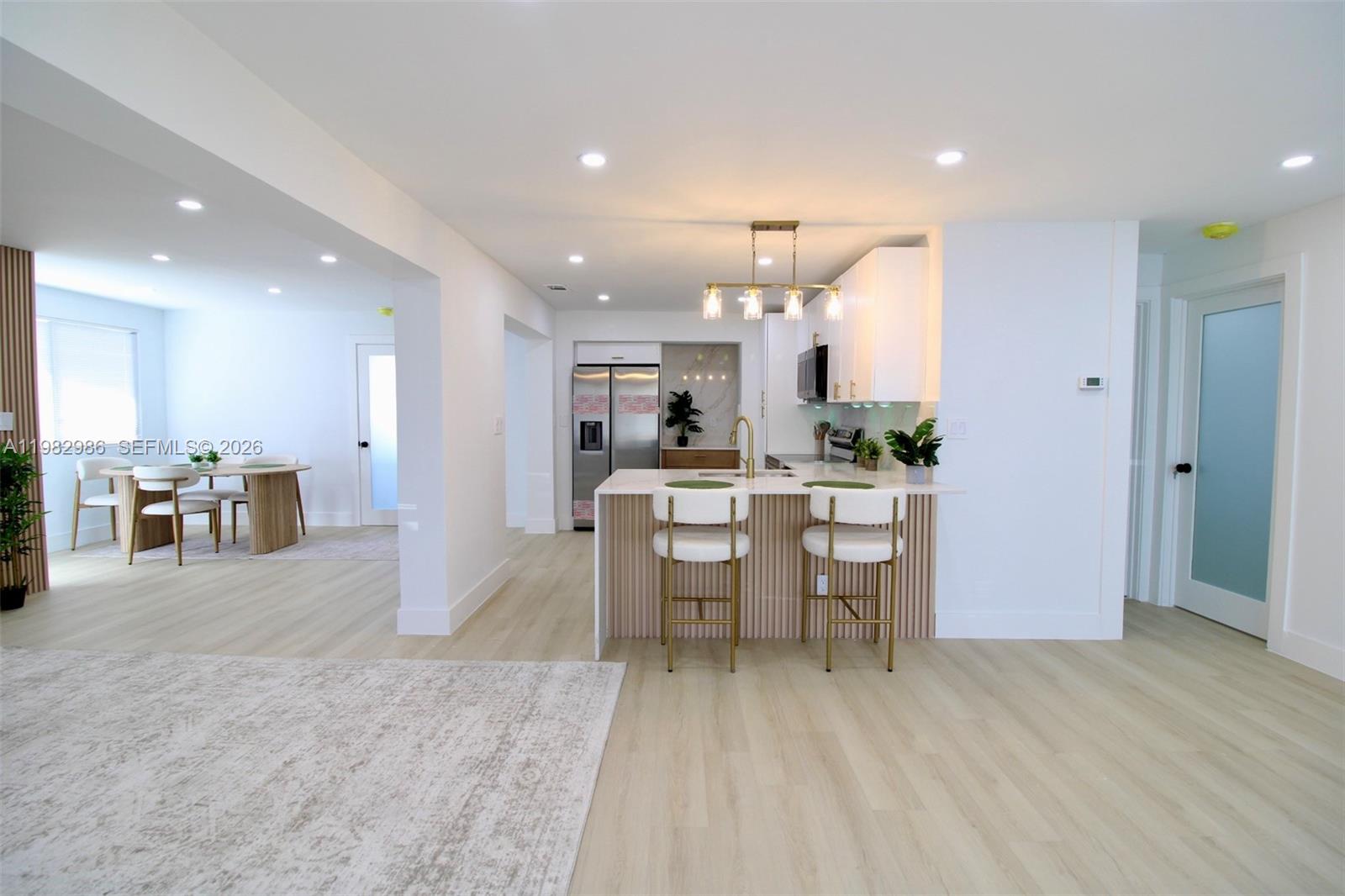 CRESTHAVEN NO 8 - Residential