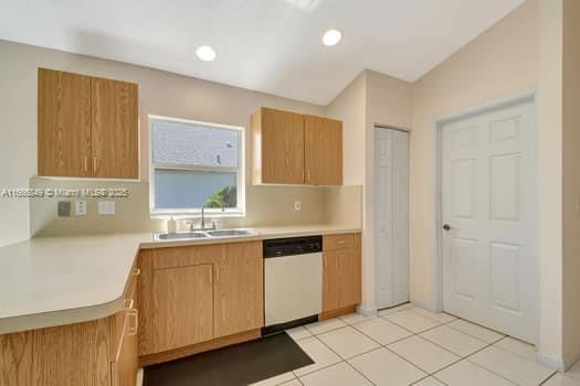 CYPRESS LAKES - Residential