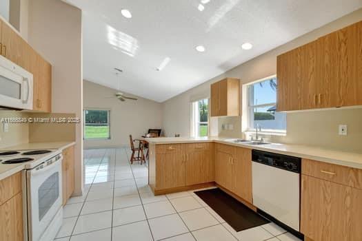 CYPRESS LAKES - Residential