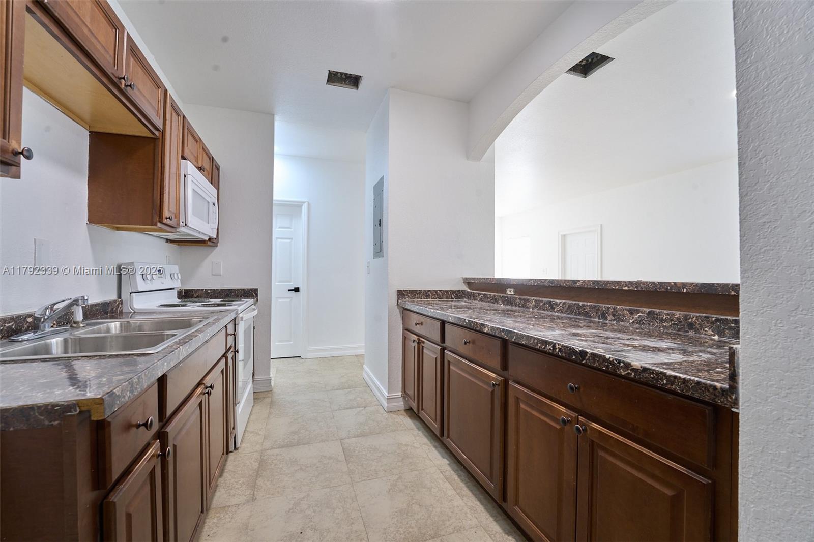 SILVERTON ESTATES - Residential Lease