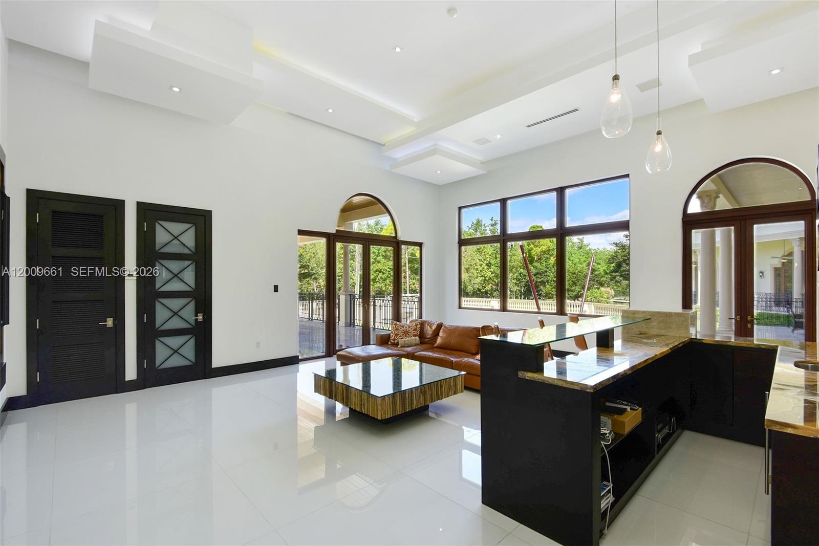 TOWN & RANCH ESTS - Residential