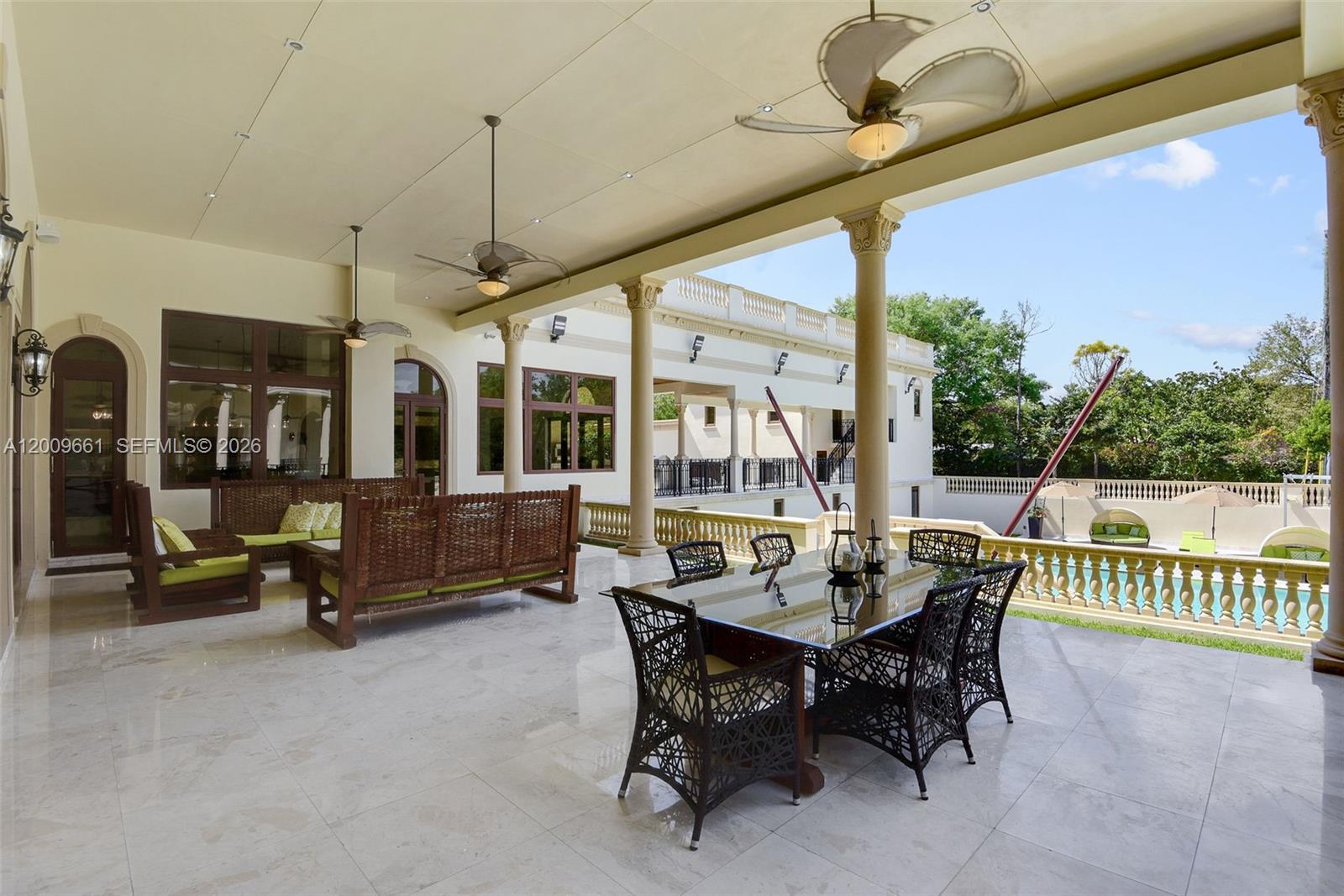 TOWN & RANCH ESTS - Residential