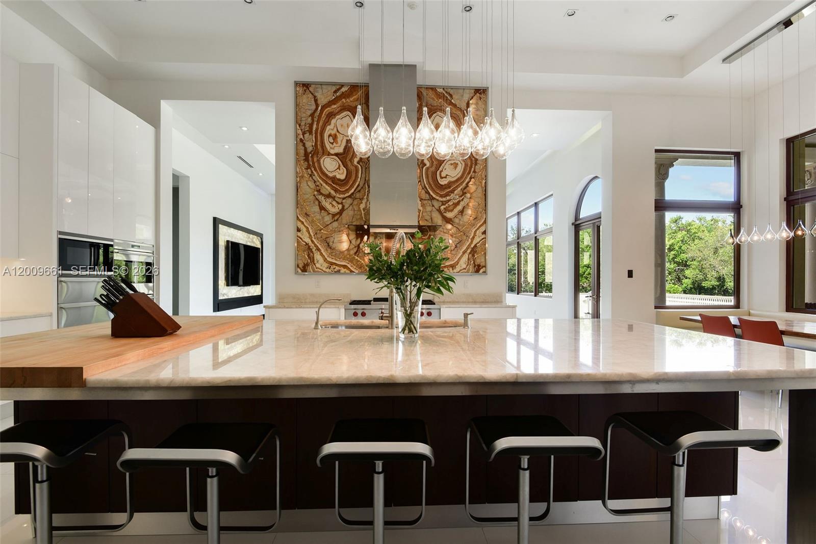 TOWN & RANCH ESTS - Residential