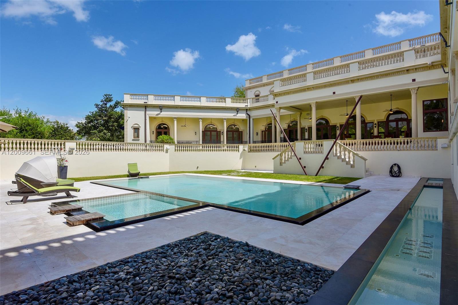TOWN & RANCH ESTS - Residential