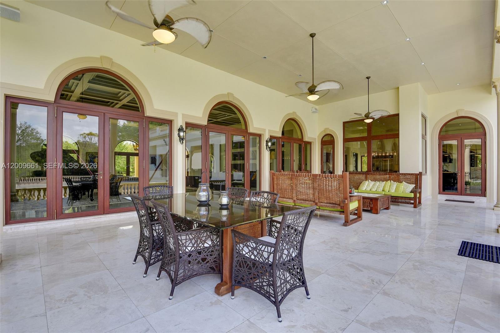TOWN & RANCH ESTS - Residential